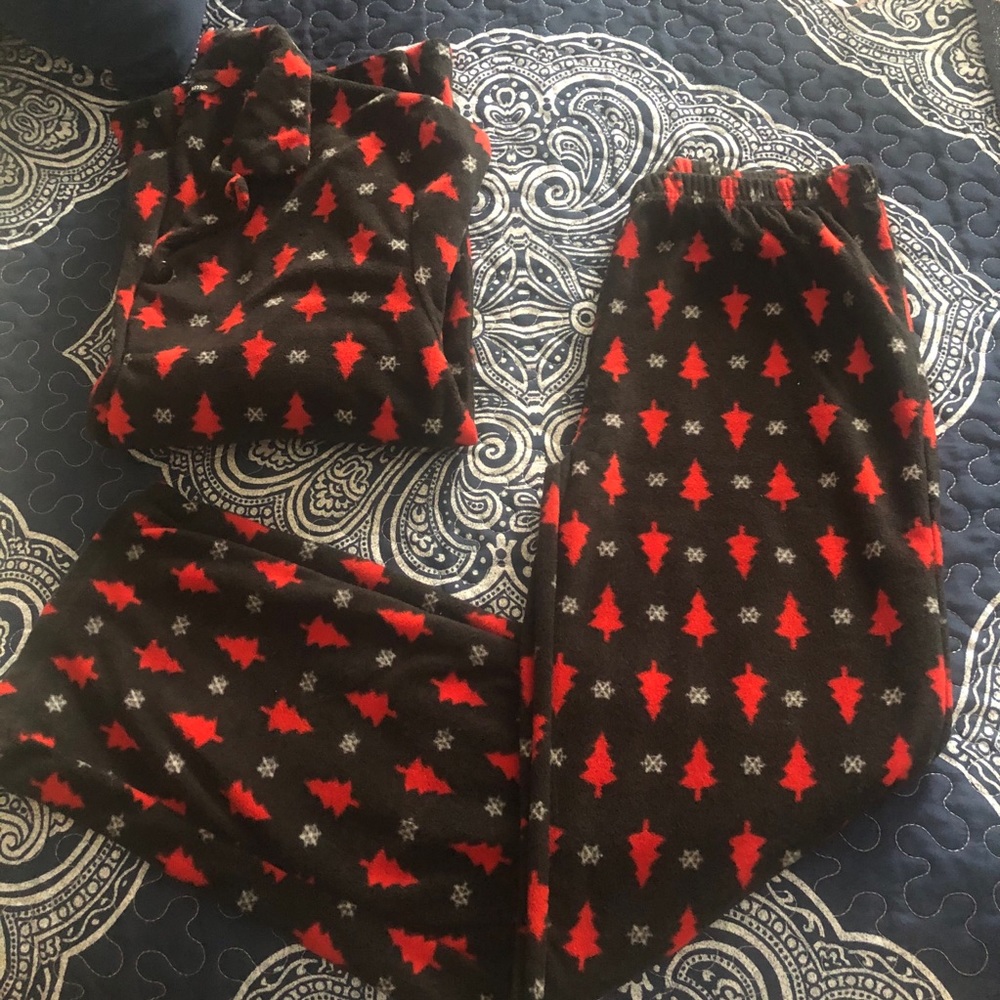 Flannel follow me flannel pajama set size M